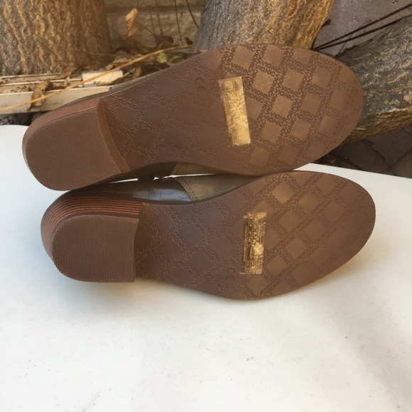 Vionic Marissa Ankle Boots Olive Green - Picture 7 of 8